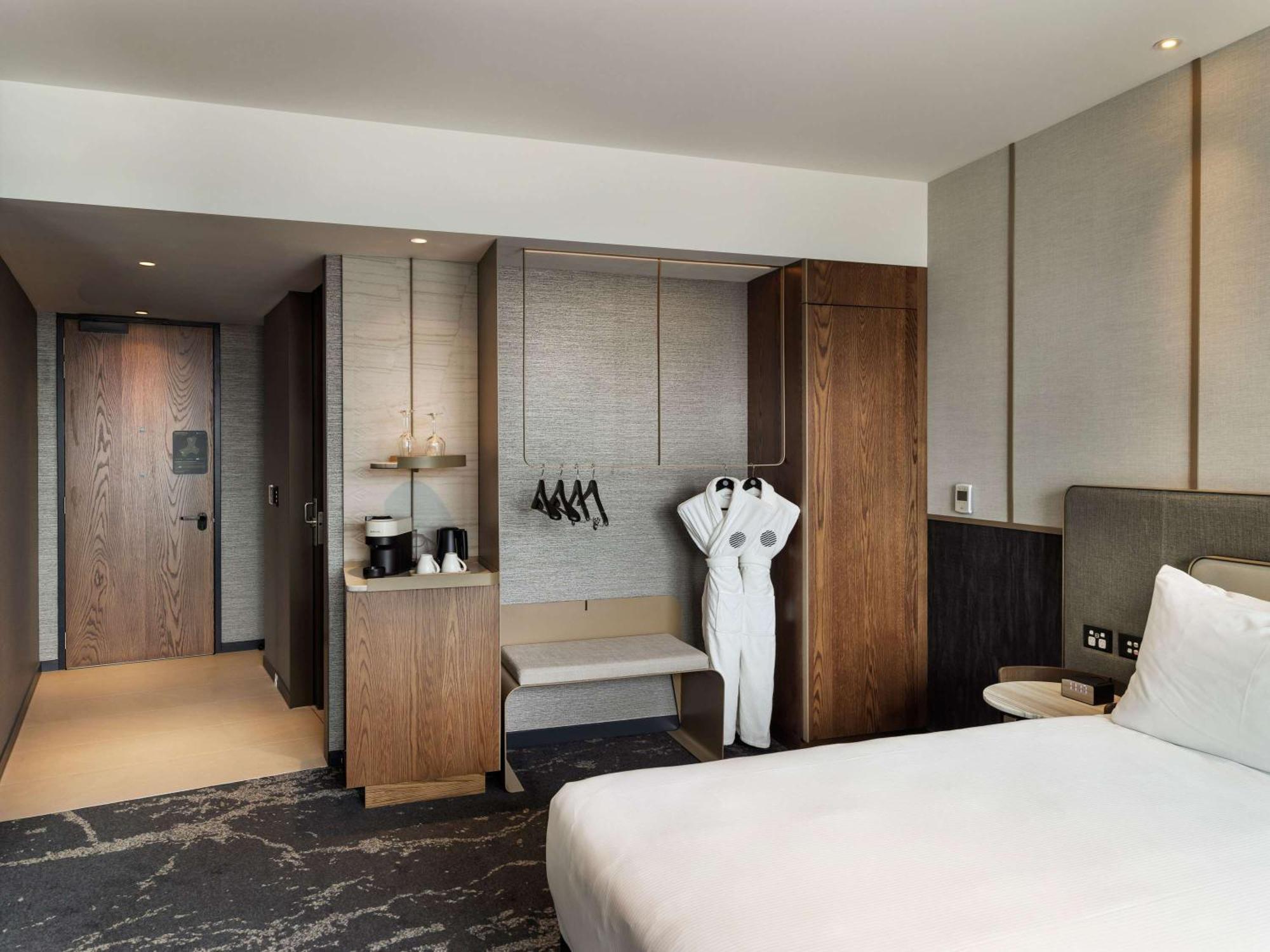 Hotel Pullman Auckland Airport Zewnętrze zdjęcie A room at the hotel