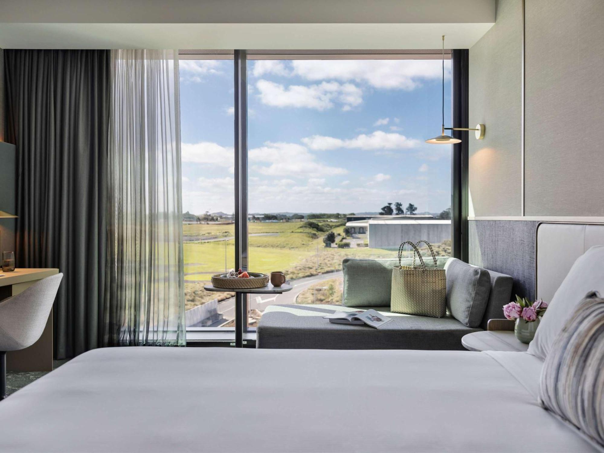 Hotel Pullman Auckland Airport Zewnętrze zdjęcie A room at the hotel