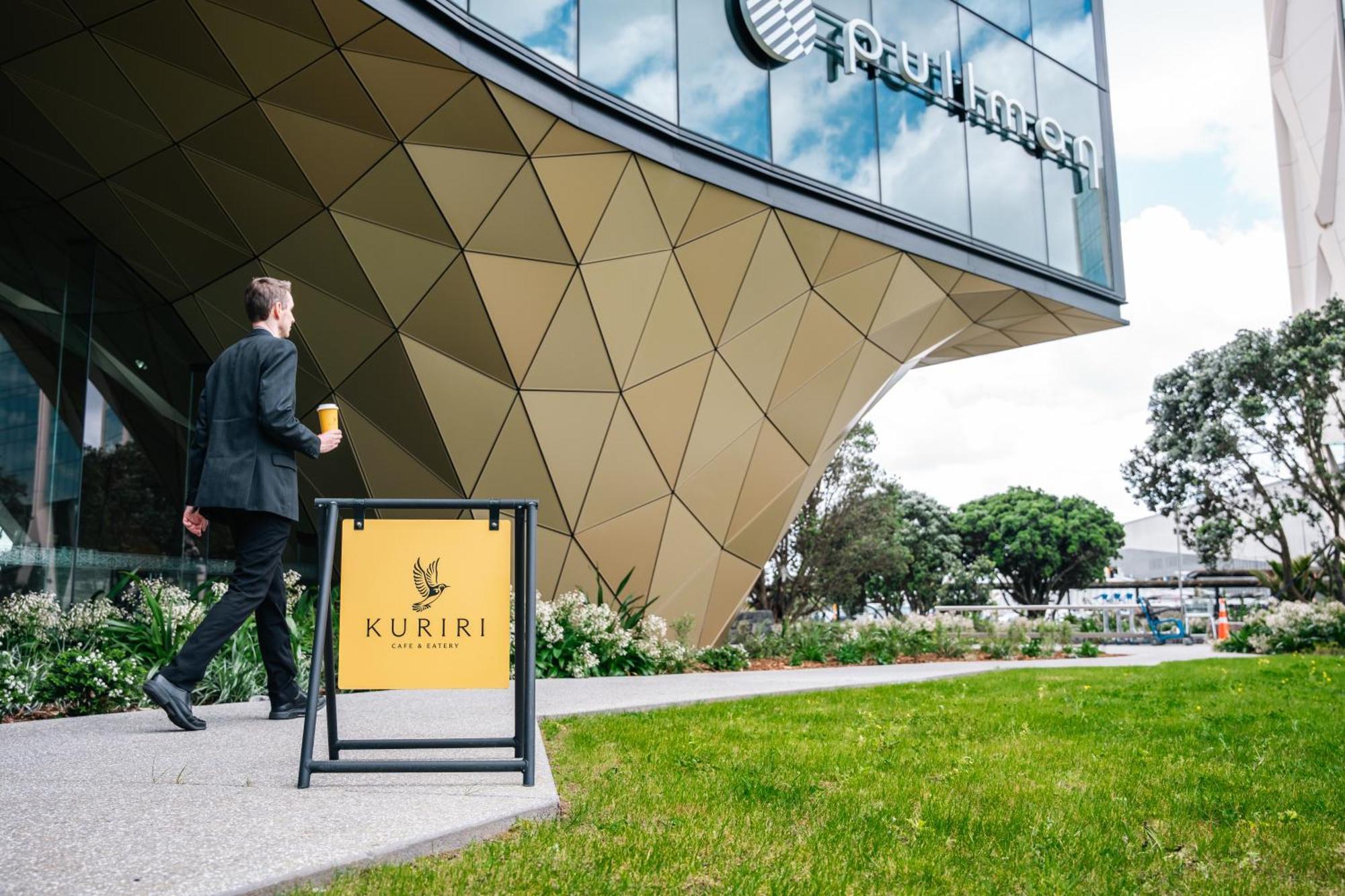 Hotel Pullman Auckland Airport Zewnętrze zdjęcie A-frame sign