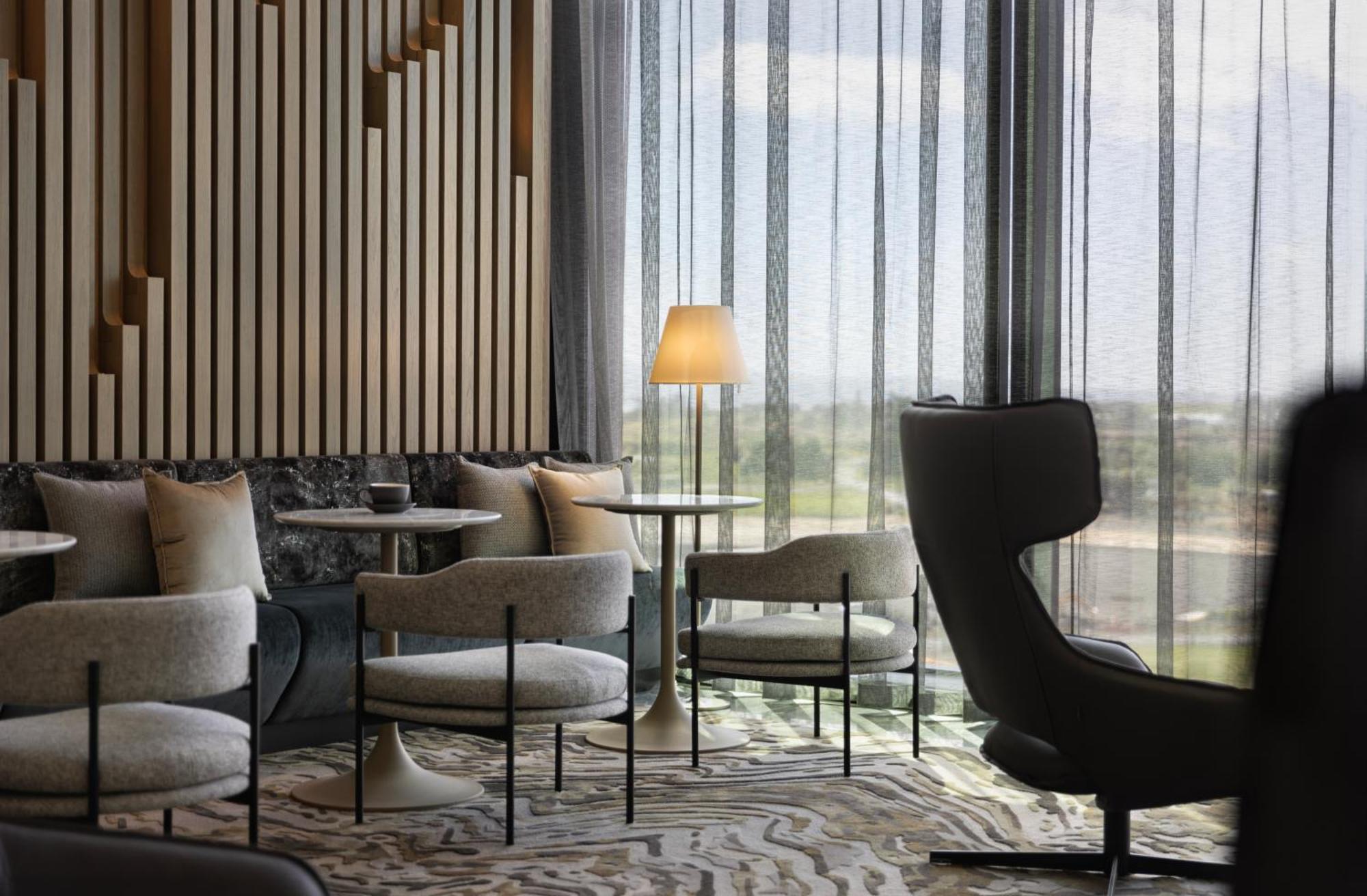Hotel Pullman Auckland Airport Zewnętrze zdjęcie The Club Lounge at the Westin Hyderabad