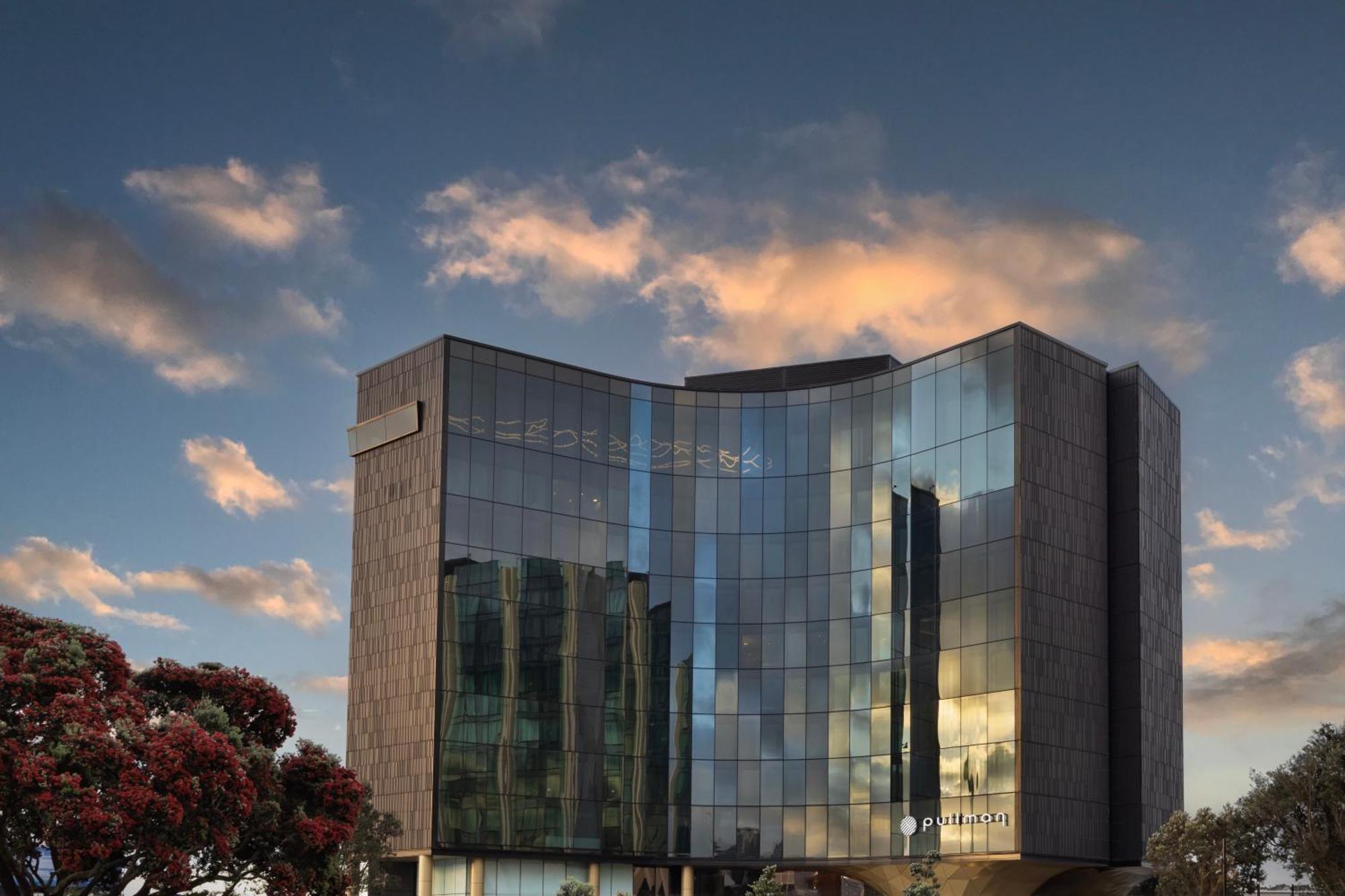 Hotel Pullman Auckland Airport Zewnętrze zdjęcie The building of the National Museum of the Republic of Kosovo